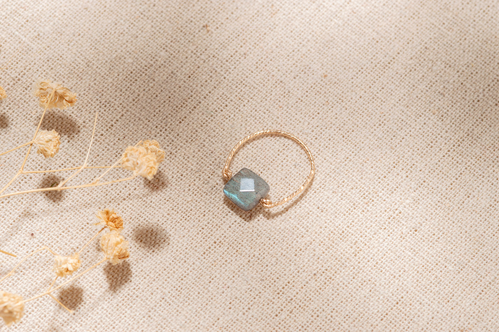 croatia labradorite gemstone ring